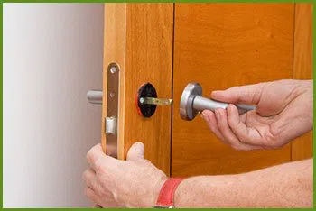 Neighborhood Locksmith Services San Antonio, TX 210-740-0043 - 14-install-new-Lock